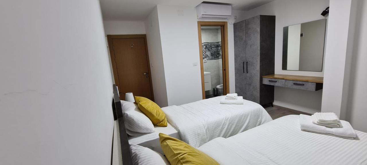 Maria'S Guesthouse - Uphill View Of Nazareth F Bagian luar foto