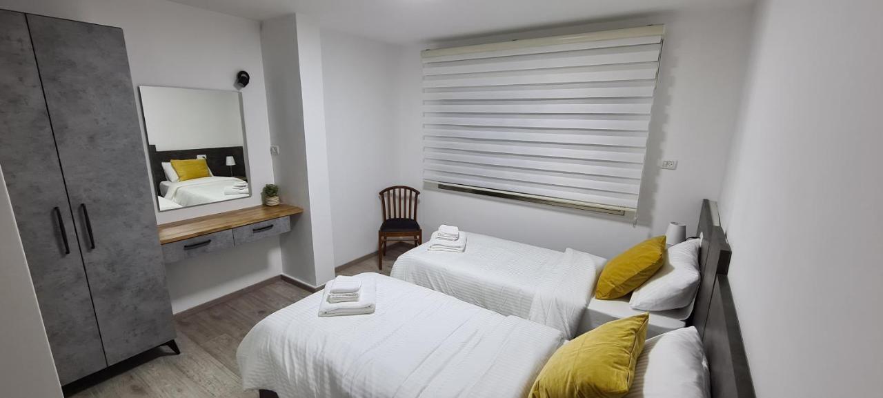 Maria'S Guesthouse - Uphill View Of Nazareth F Bagian luar foto