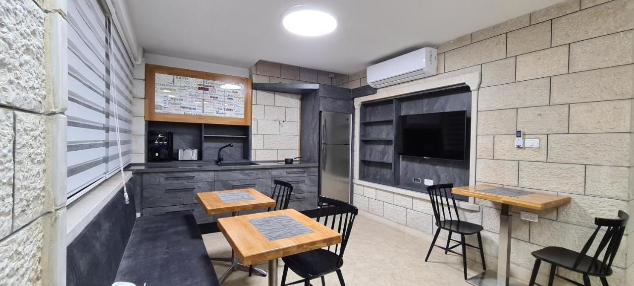 Maria'S Guesthouse - Uphill View Of Nazareth F Bagian luar foto