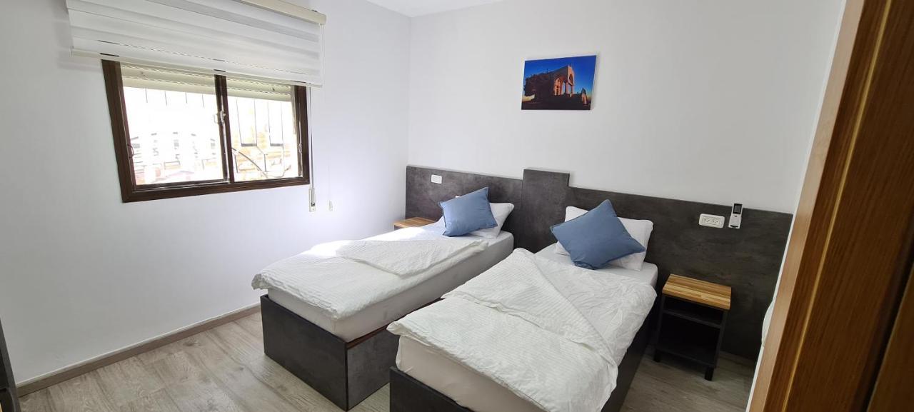 Maria'S Guesthouse - Uphill View Of Nazareth F Ruang foto