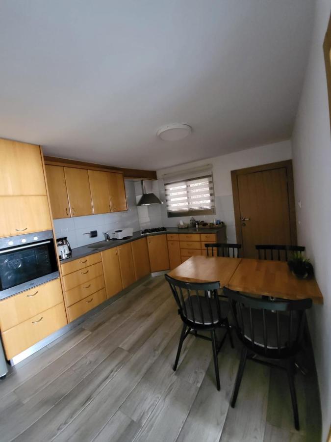 Maria'S Guesthouse - Uphill View Of Nazareth F Bagian luar foto