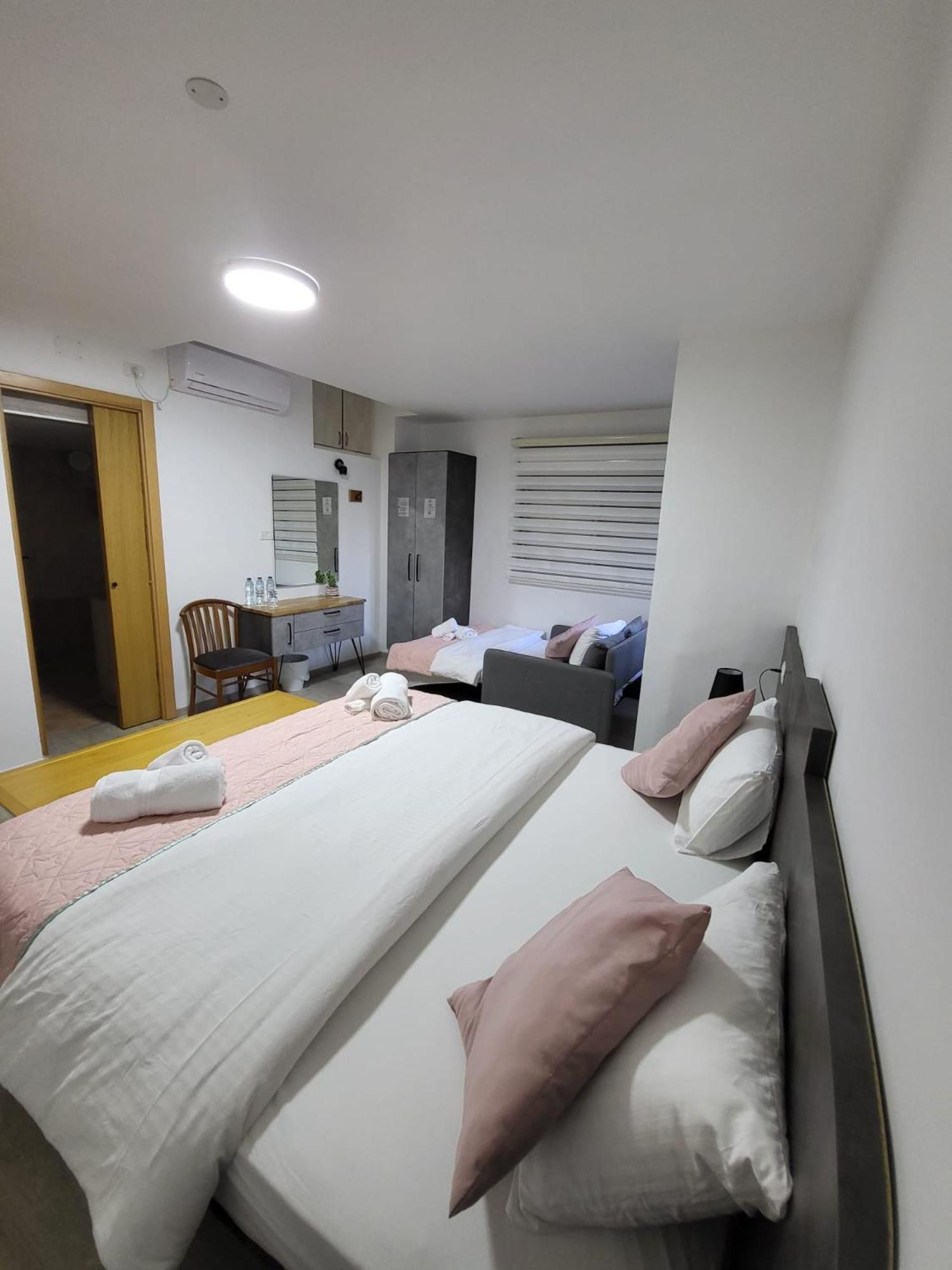 Maria'S Guesthouse - Uphill View Of Nazareth F Bagian luar foto