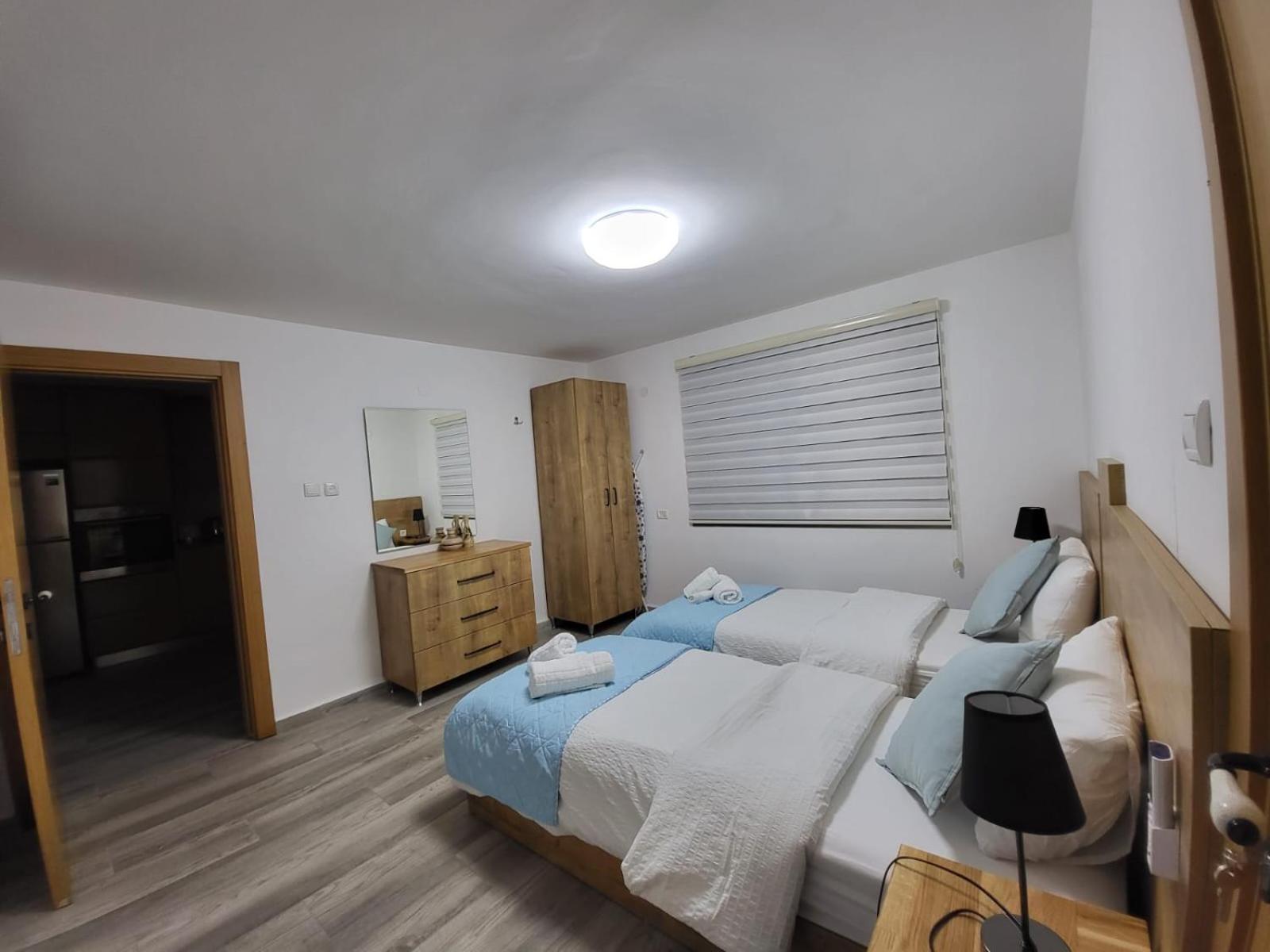 Maria'S Guesthouse - Uphill View Of Nazareth F Ruang foto